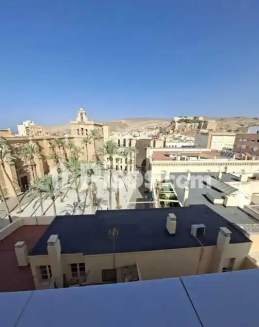 Vista exterior de Ático de alquiler en Almería con Amueblado