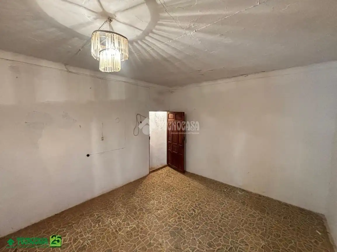 Casa adosada en venta en Membrilla