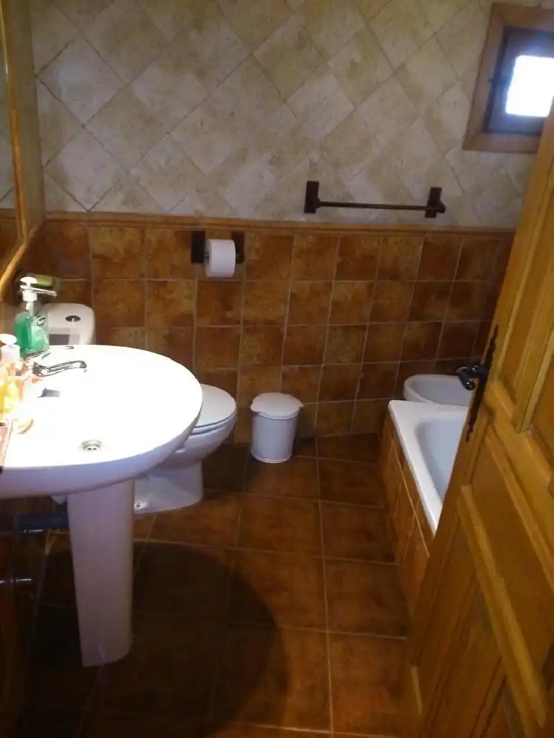 Baño de Casa o chalet en venta en Garganta la Olla con Aire acondicionado, Calefacción y Jardín privado