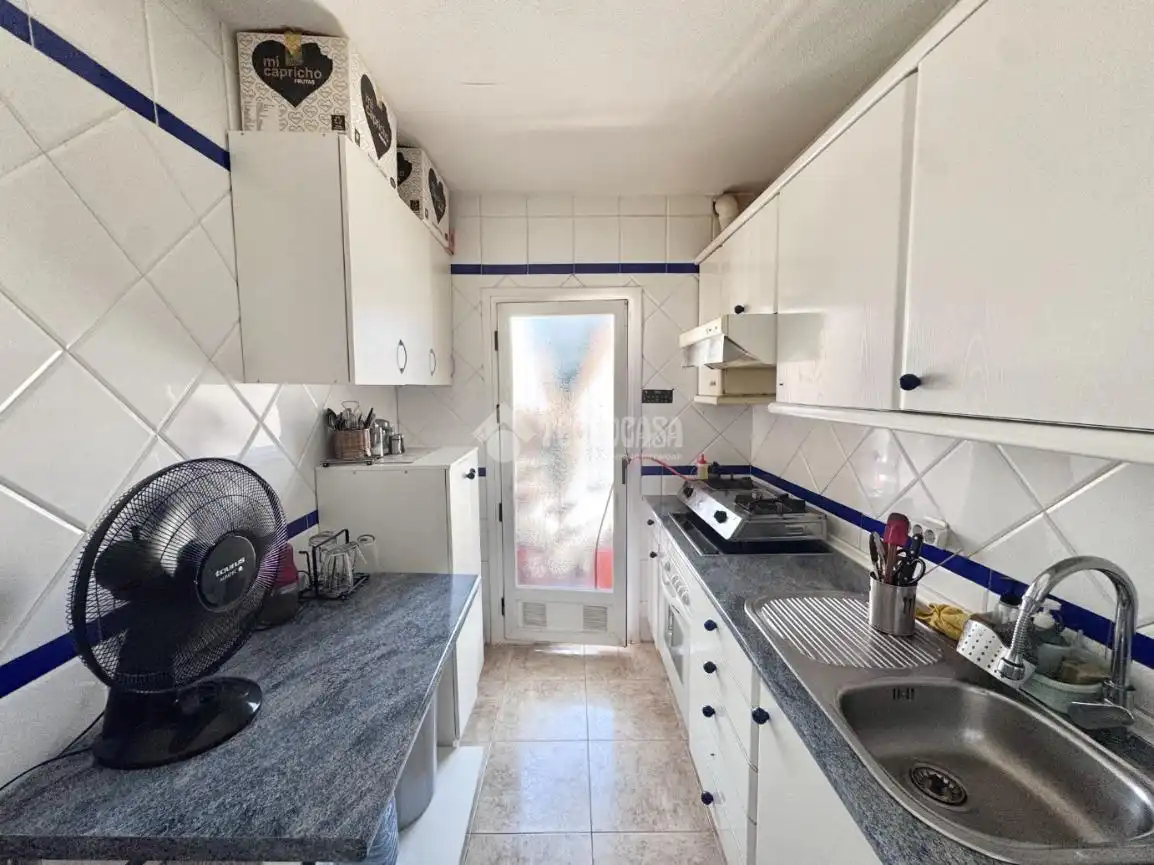 Küche von Wohnung zum Verkauf in Yuncos mit Klimaanlage und Terrasse