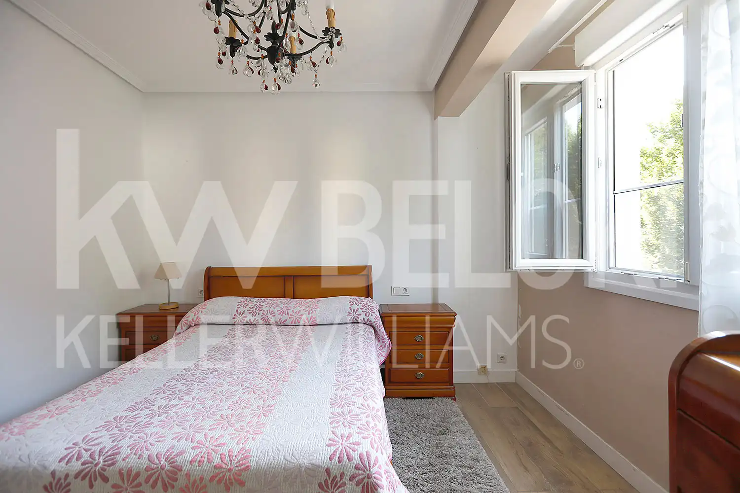 Habitación de Piso en venta en Irun  con Calefacción, Trastero y Balcón
