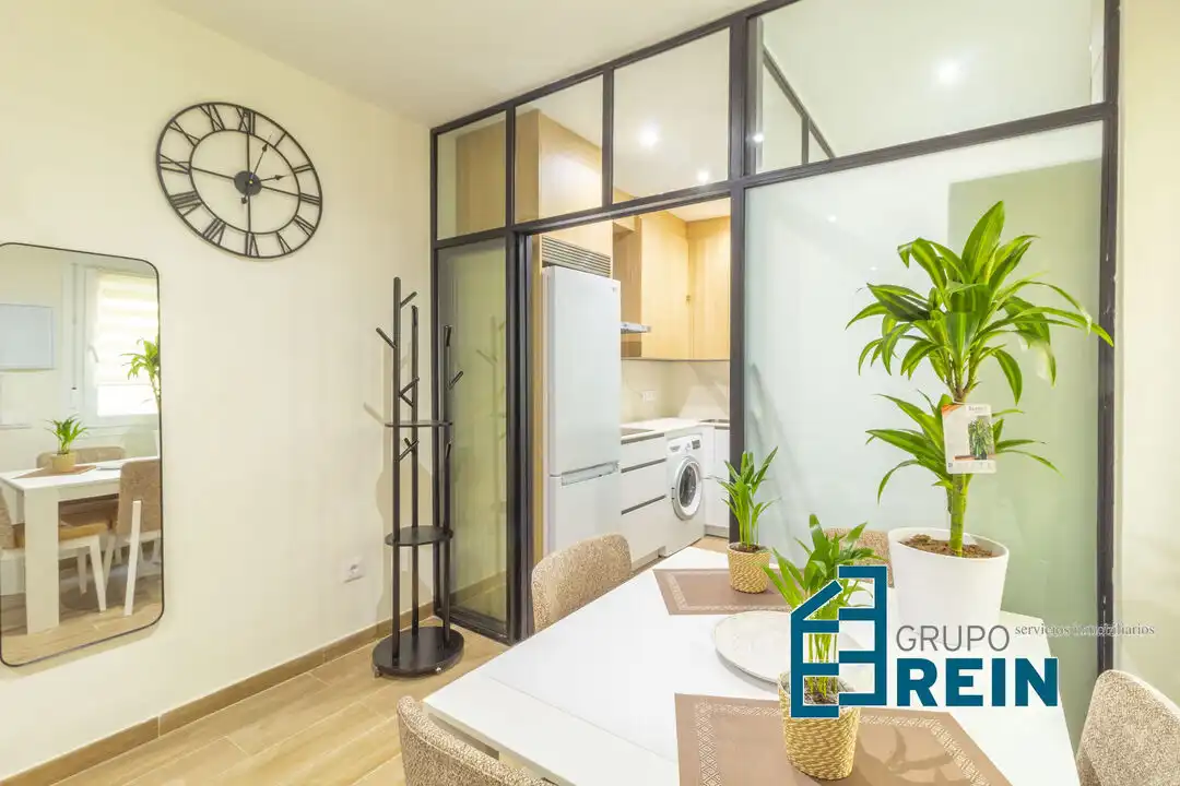 Flat for rent in Paseo de Santa María de la Cabeza, Acacias