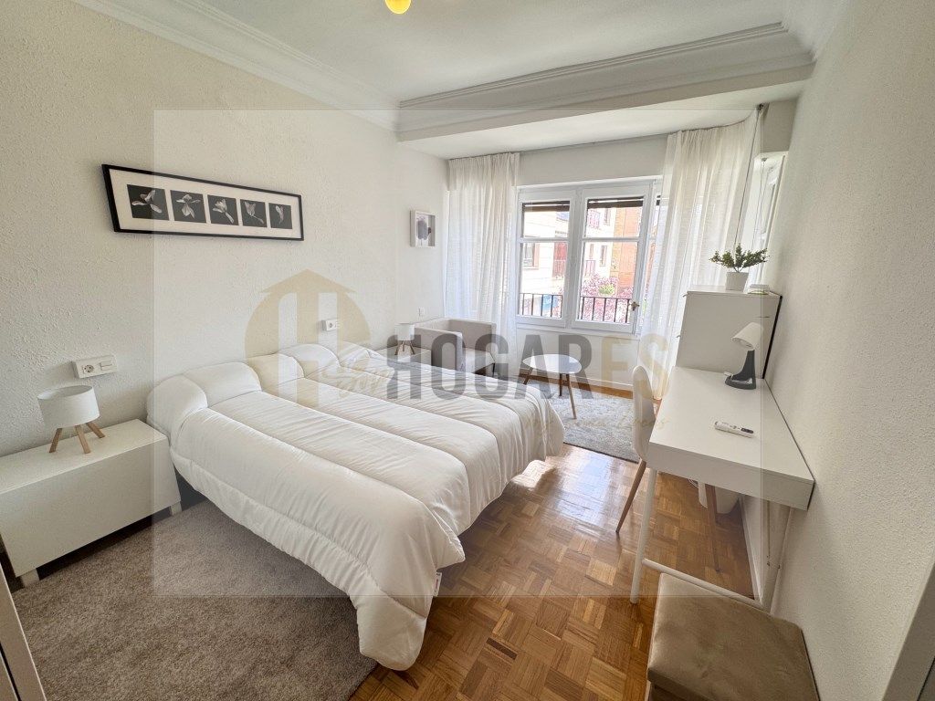 Dormitori de Pis per a compartir en Soria Capital  amb Moblat