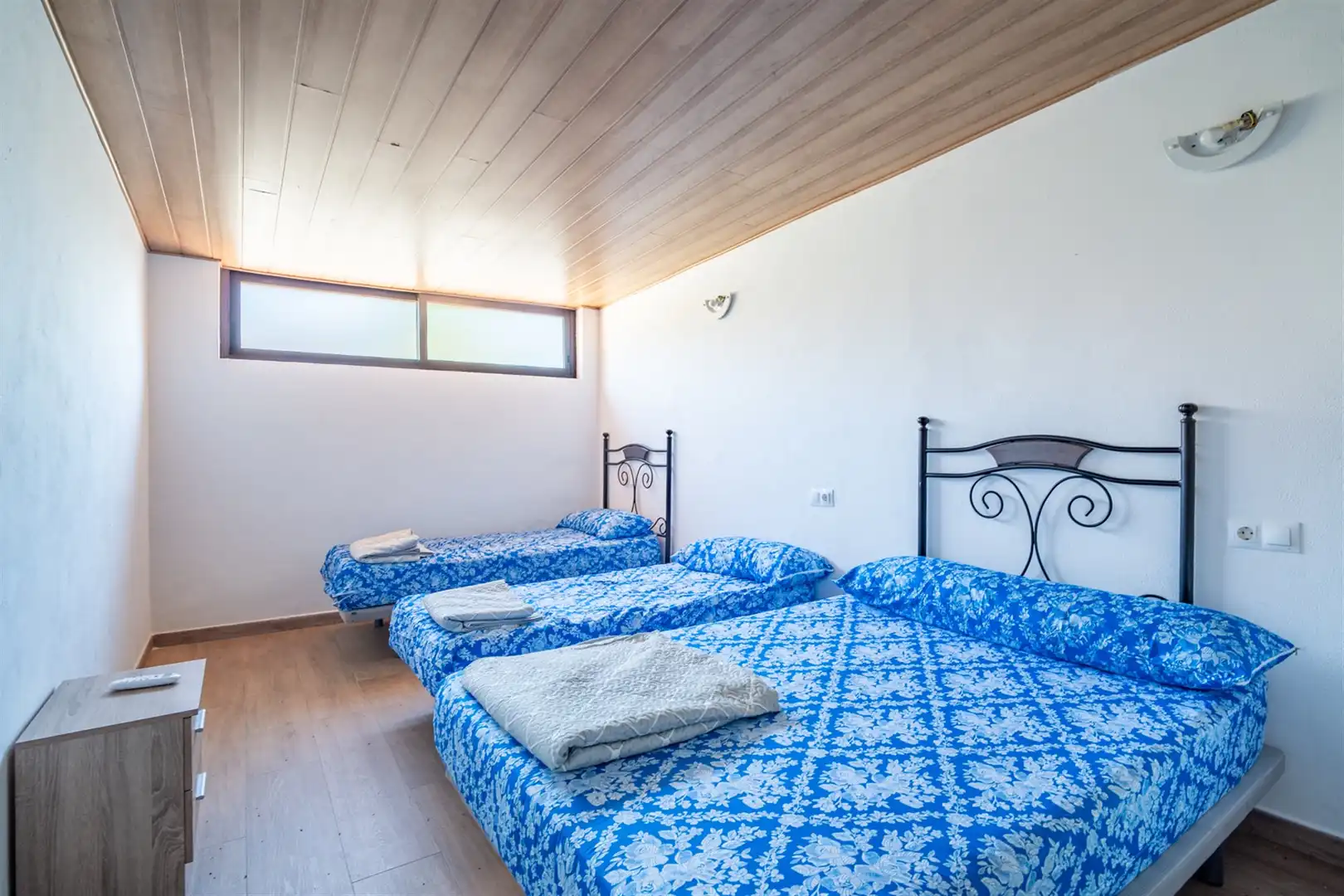 Dormitori de Casa o xalet en venda en Cártama