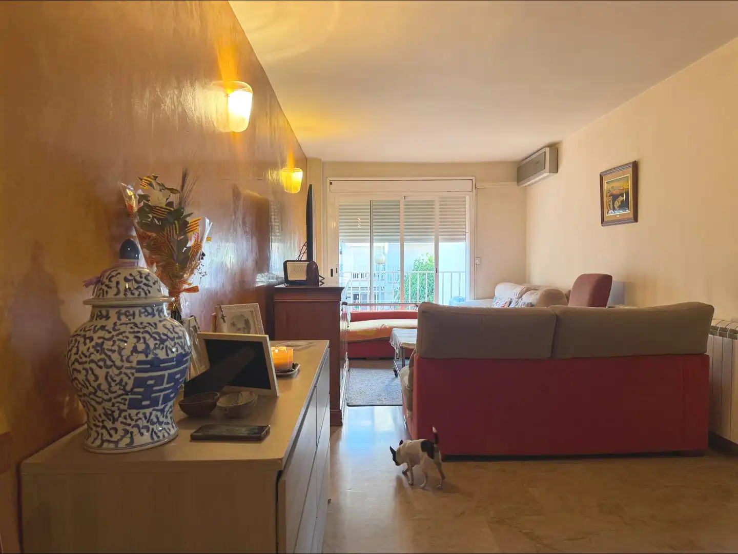 Living room of Flat for sale in Girona  with Air Conditioner, Heating and Storage room