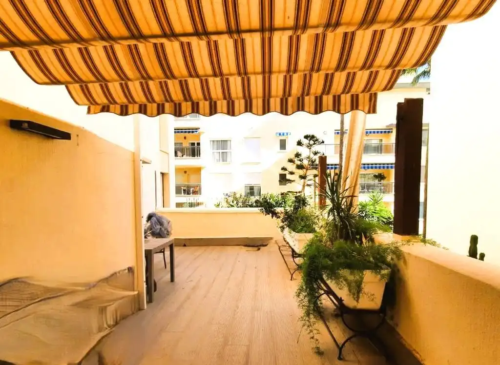 Terrasse von Wohnungen zum Verkauf in Escalona mit Klimaanlage, Heizung und Privatgarten
