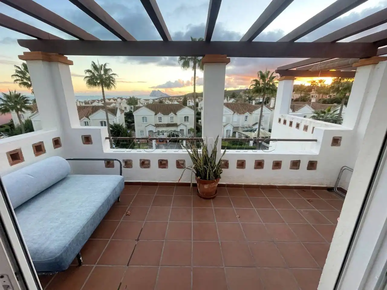 Terrassa de Apartament de lloguer en La Alcaidesa amb Terrassa, Moblat i Piscina comunitària