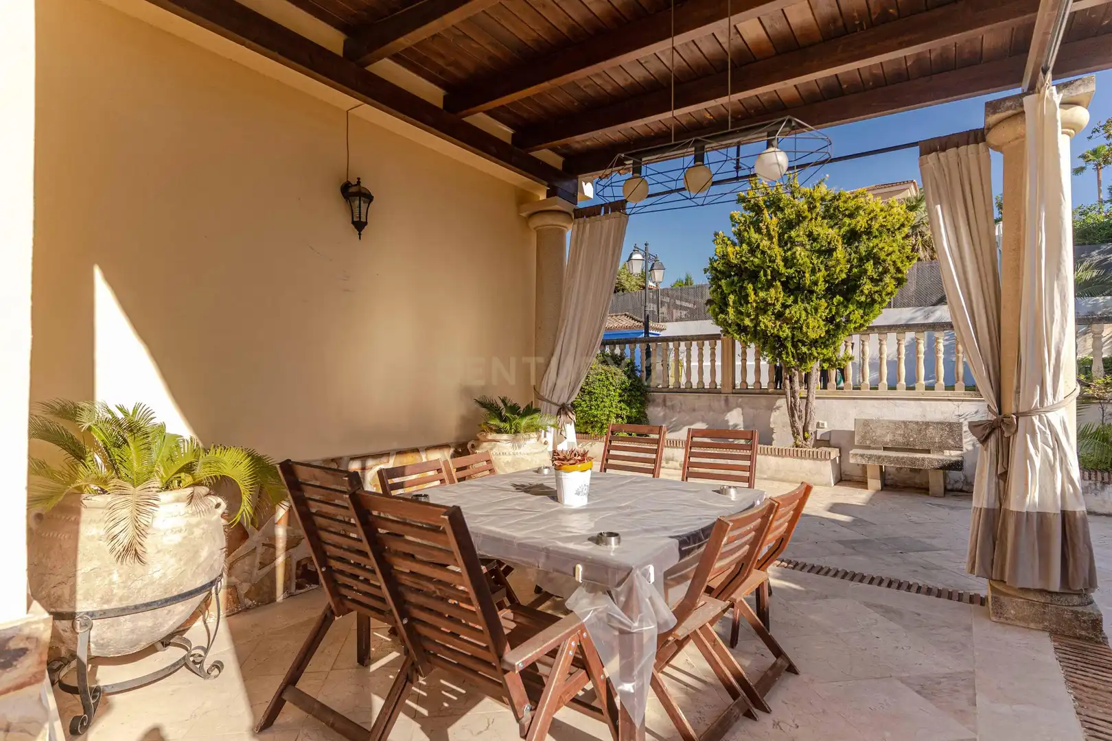 Terrassa de Casa o xalet en venda en La Zubia amb Jardí privat, Traster i Piscina