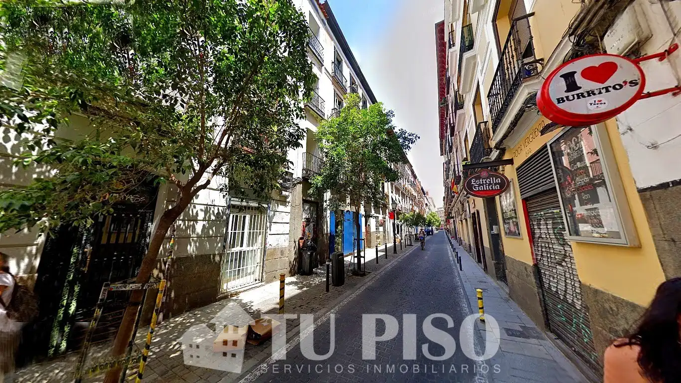 Vista exterior de Local en venda en Madrid