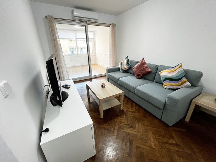 Flat to rent in Calle de Santa Cruz de Marcenado, Universidad - Malasaña