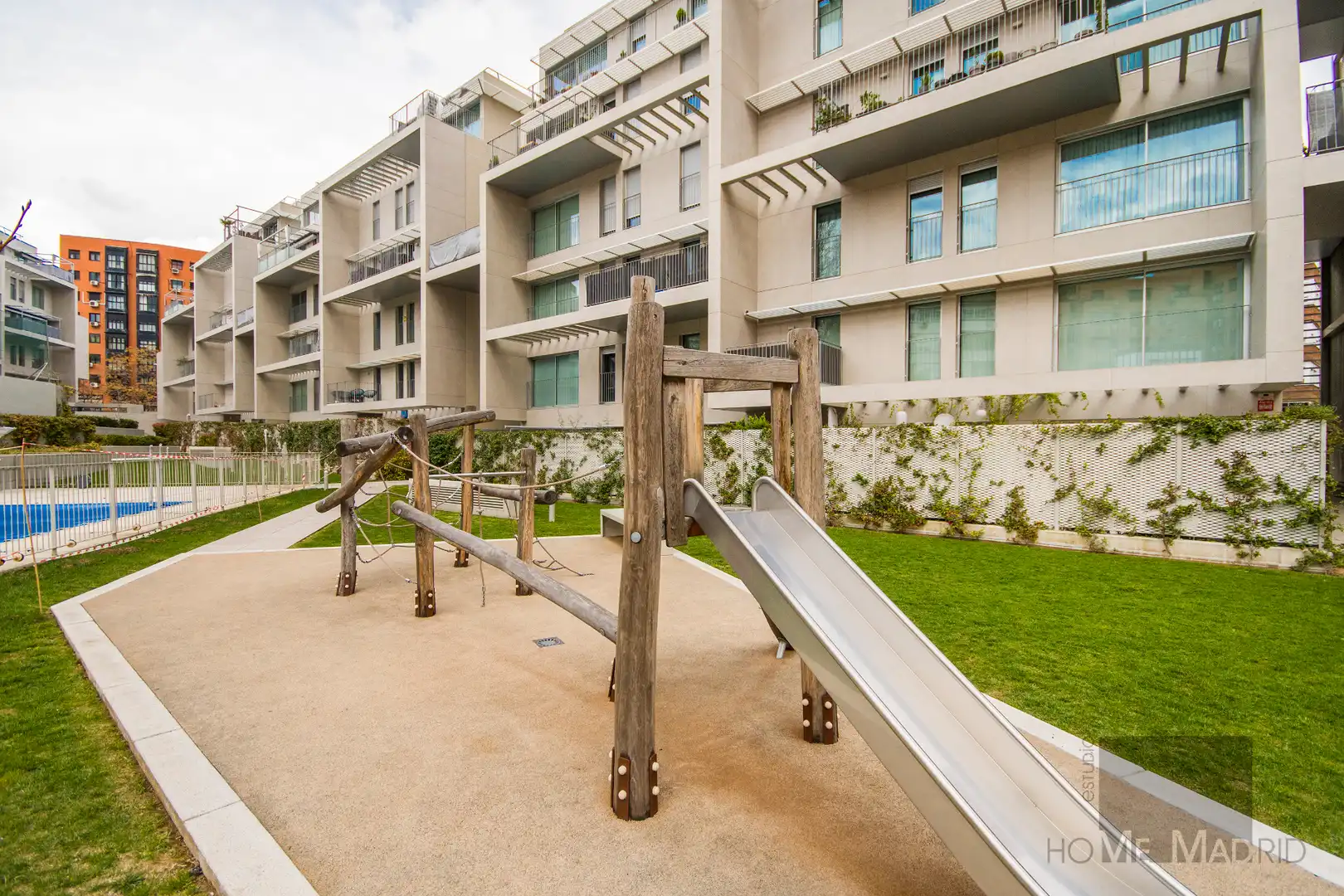 Exterior view of Flat for sale in Madrid  with Air Conditioner, Heating and Parquet flooring