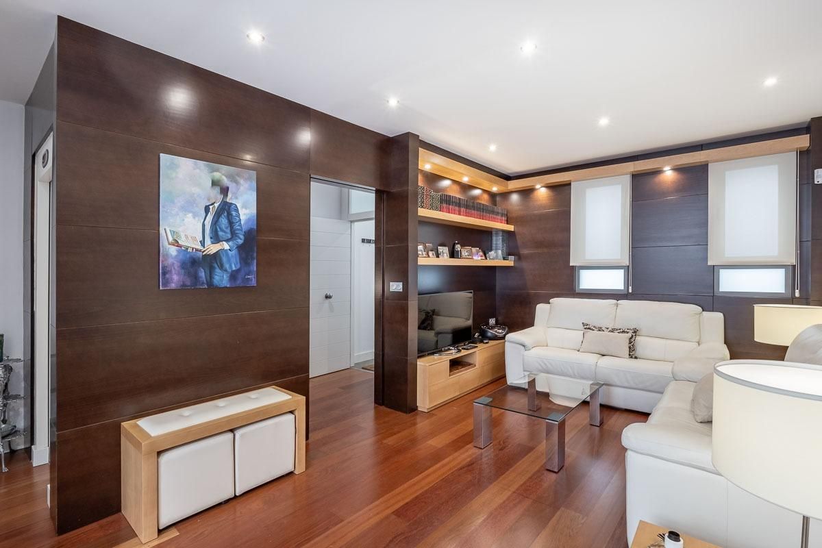 Sala d'estar de Casa o xalet en venda en  Granada Capital amb Aire condicionat, Terrassa i Moblat