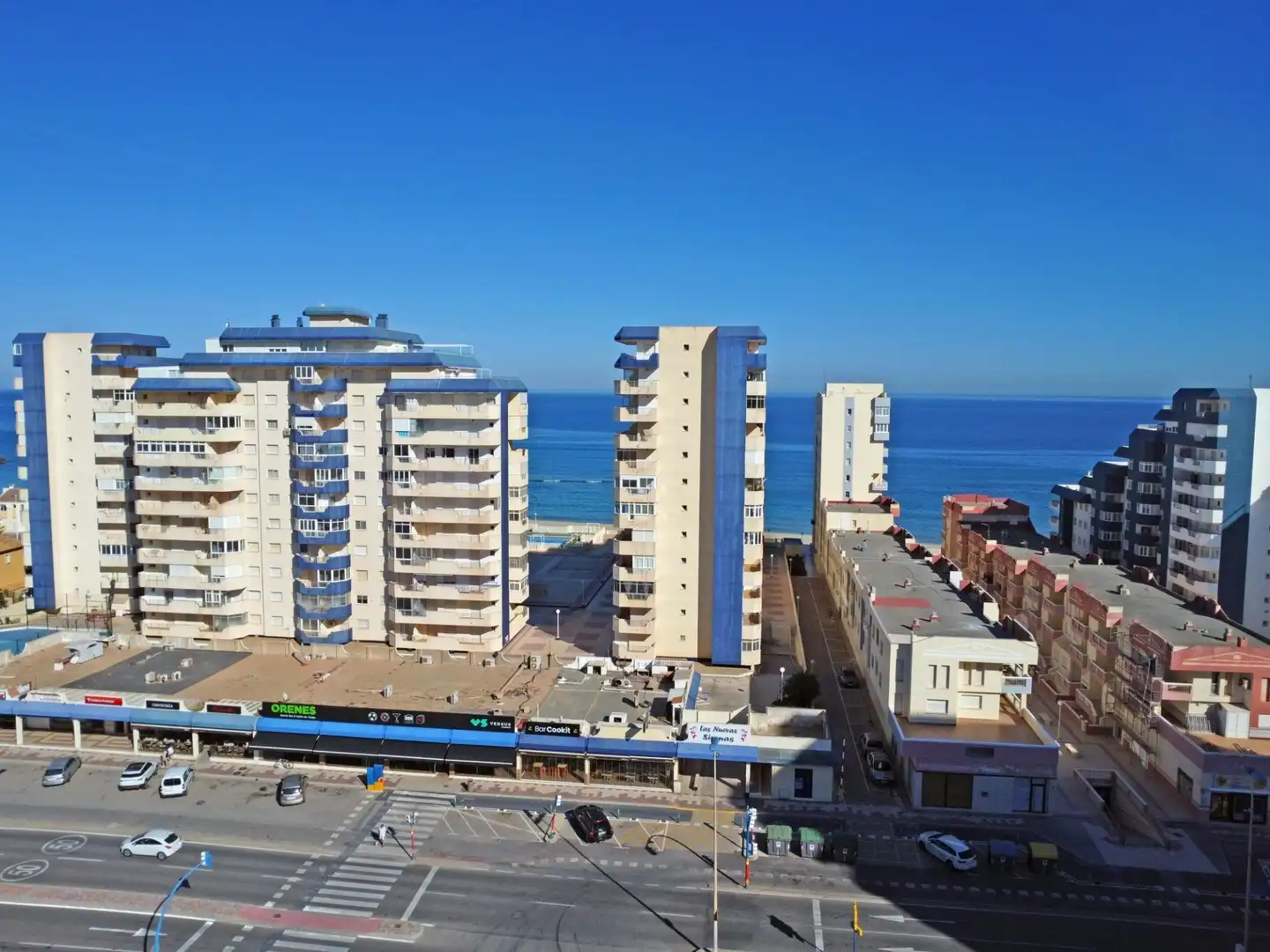 Vista exterior de Piso en venta en La Manga del Mar Menor con Terraza y Piscina comunitaria