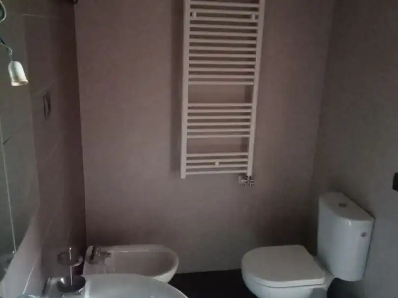 Bathroom of Flat for sale in Garrafe de Torío