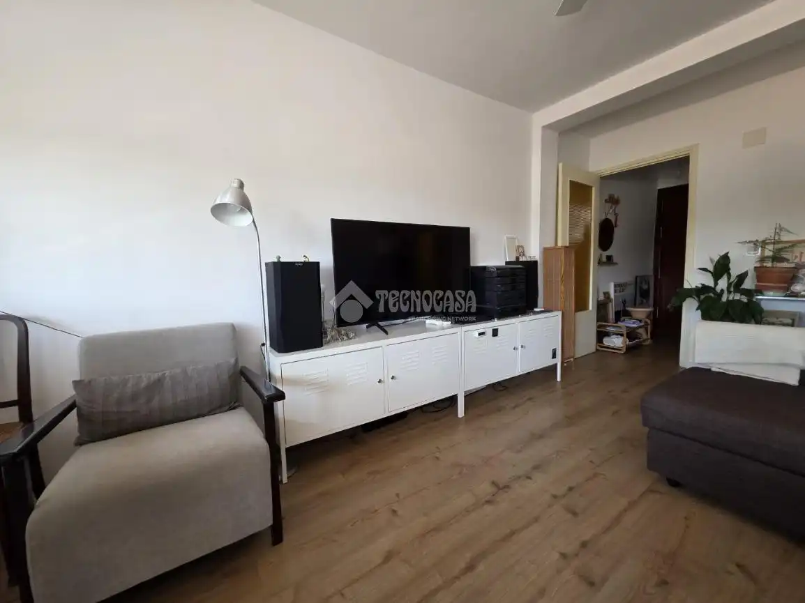 Living room of Flat for sale in Sevilla  with Air Conditioner, Terrace and Balcony