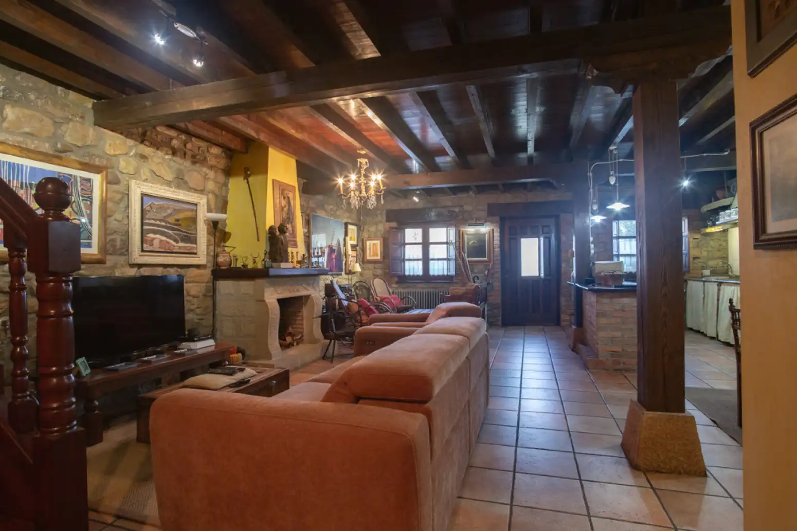 Wohnzimmer von Einfamilien-Reihenhaus zum Verkauf in Ruente mit Heizung, Terrasse und Balkon