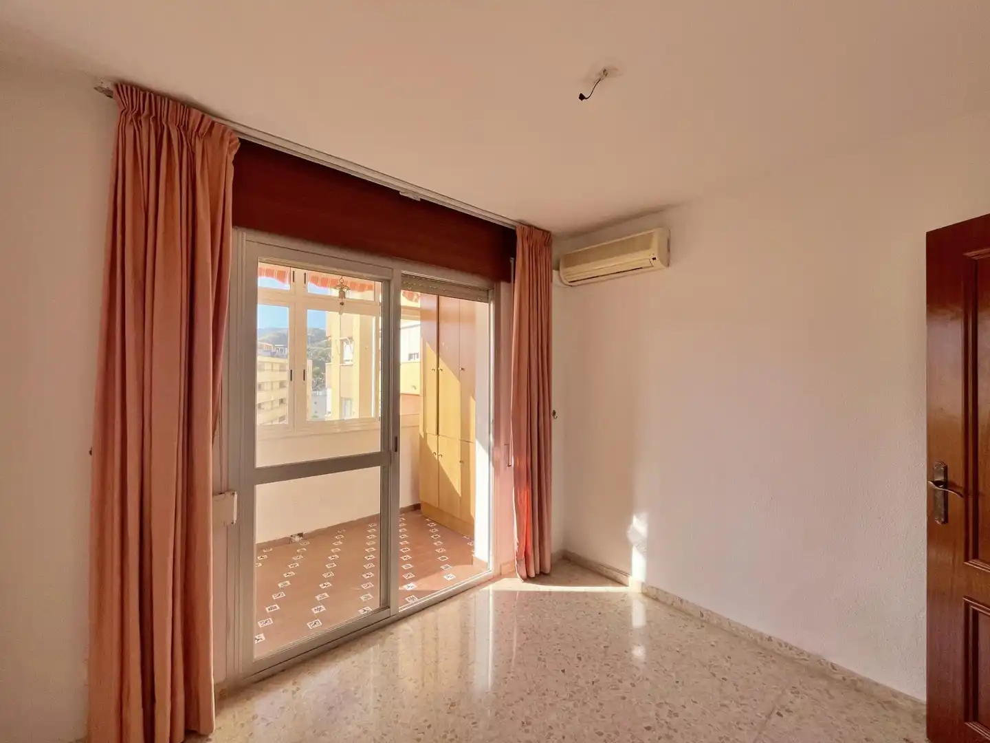 Habitación de Piso en venta en Rincón de la Victoria con Aire acondicionado, Terraza y Piscina comunitaria