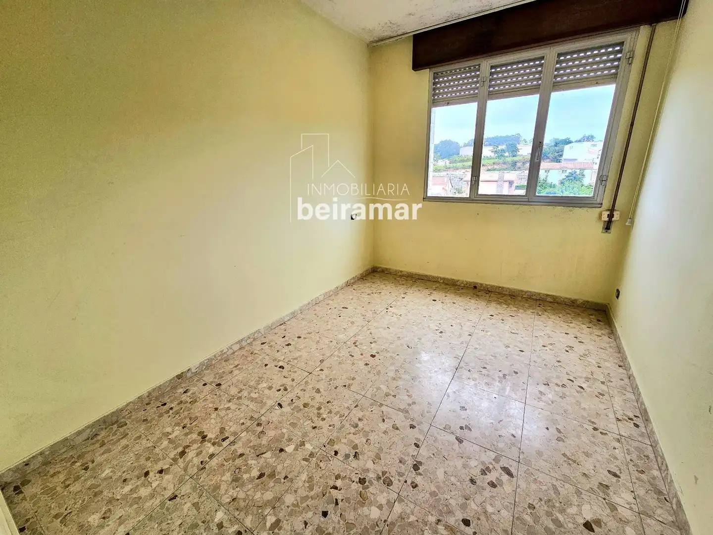 Habitación de Piso en venta en Ribeira con Calefacción y Trastero