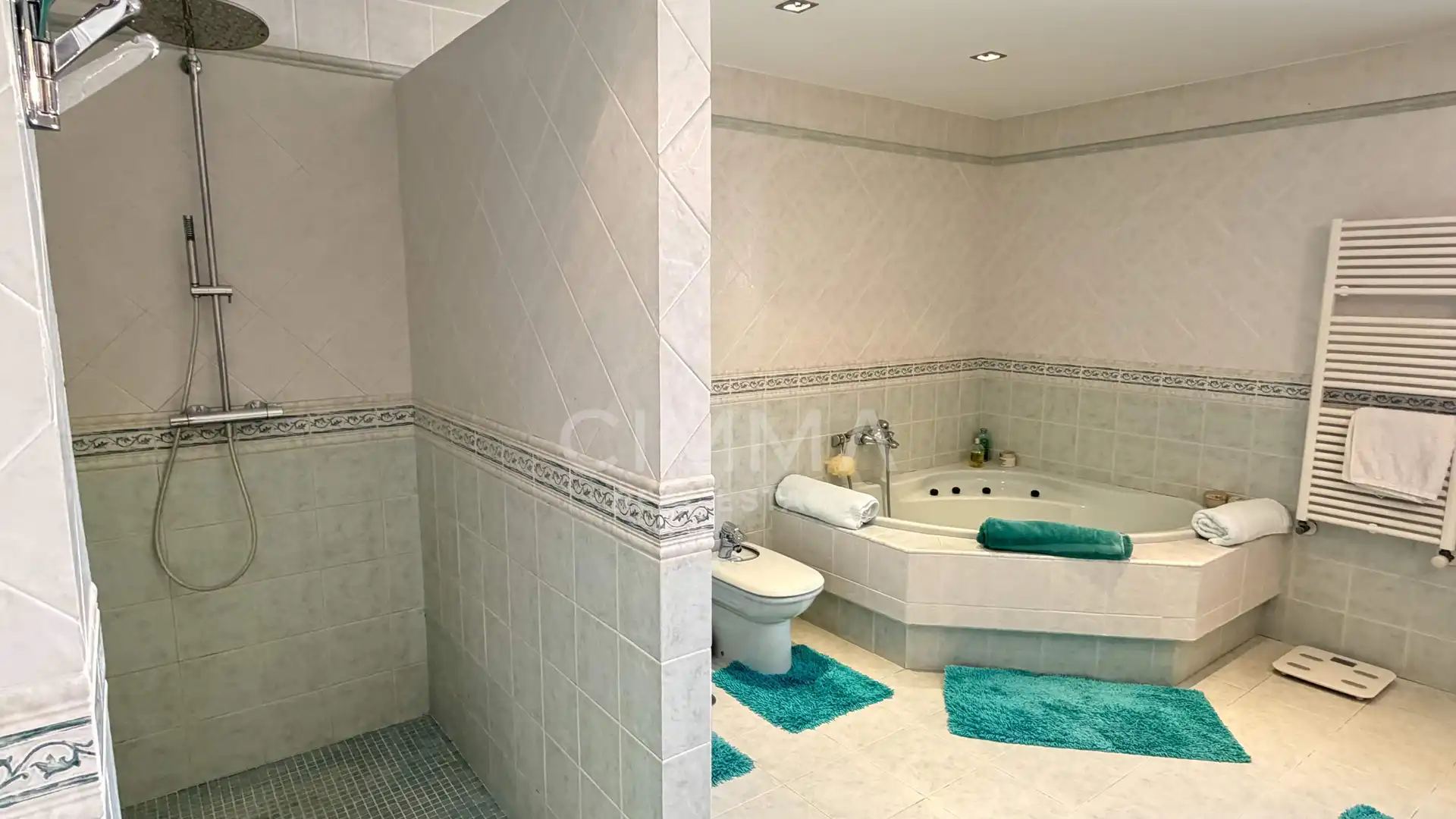 Baño de Casa o chalet en venta en Benidorm con Aire acondicionado, Calefacción y Jardín privado