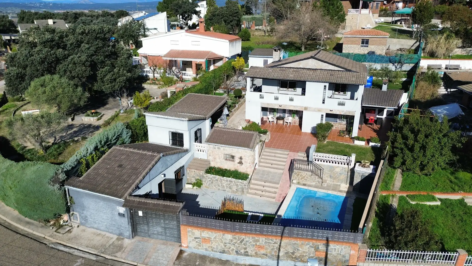 Vista exterior de Casa o xalet en venda en Santa Cruz del Retamar amb Calefacció, Jardí privat i Terrassa