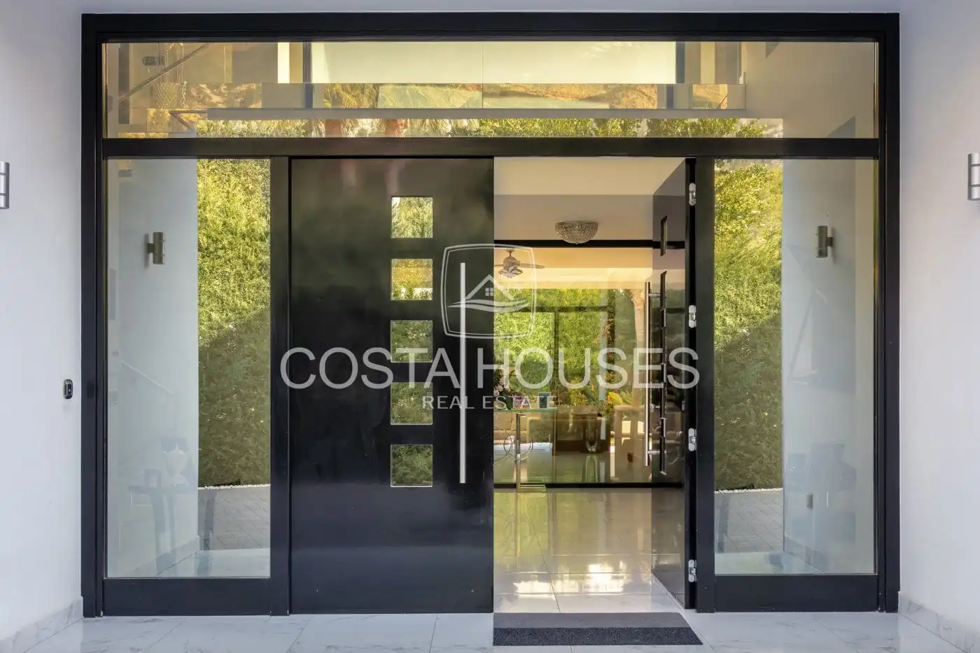 Houses for sale in Jávea / Xàbia  with Air Conditioner, Private garden and Terrace