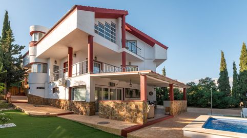 Impresionante chalet moderno de 5 dormitorios con vistas al mar en Mutxamel