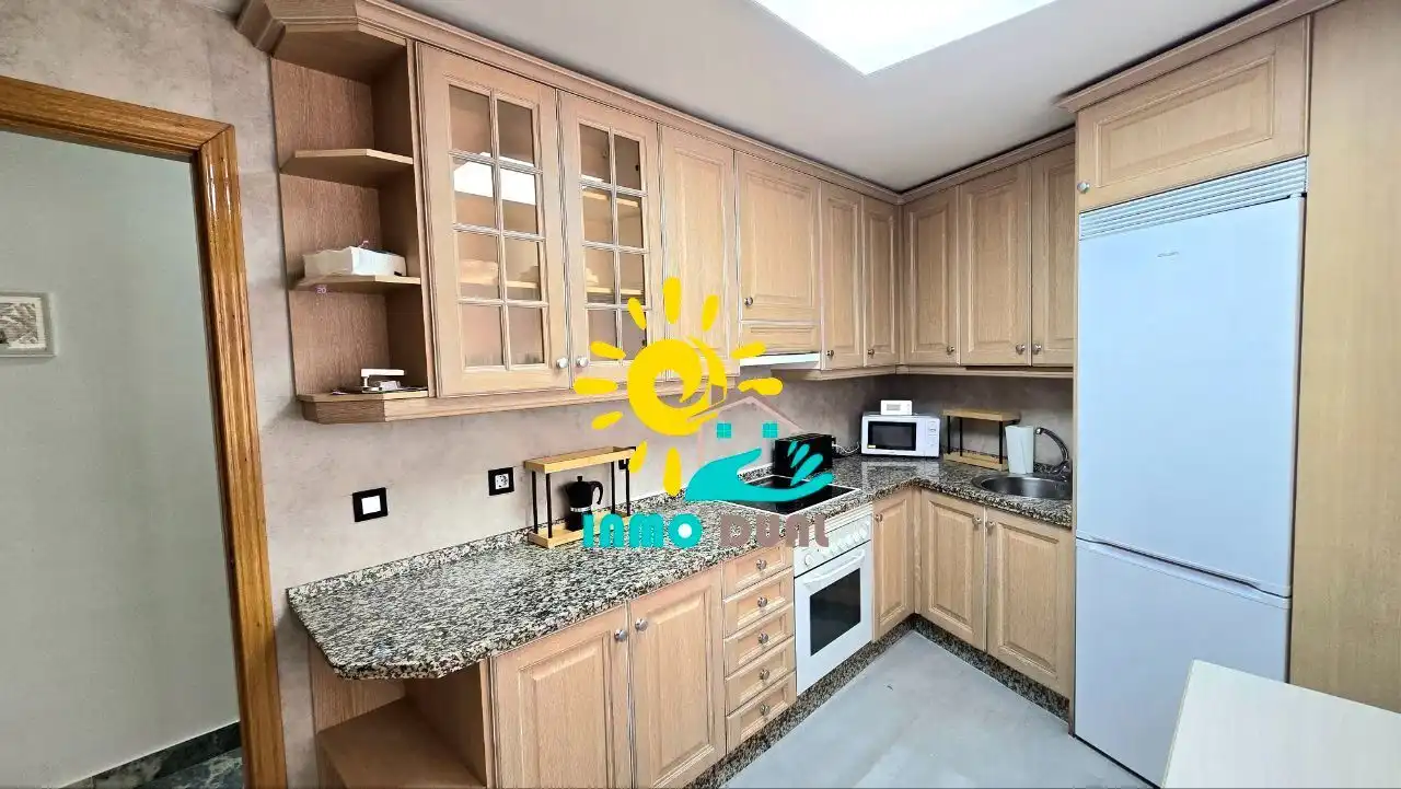 Cuina de Apartament de lloguer en Badajoz amb Aire condicionat, Calefacció i Moblat