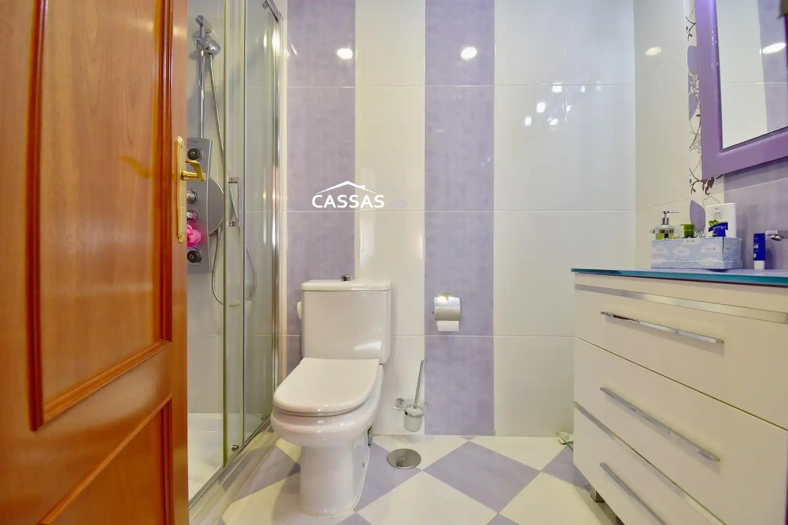 Bathroom of Flat for sale in Torrejón de Ardoz  with Air Conditioner, Heating and Community pool