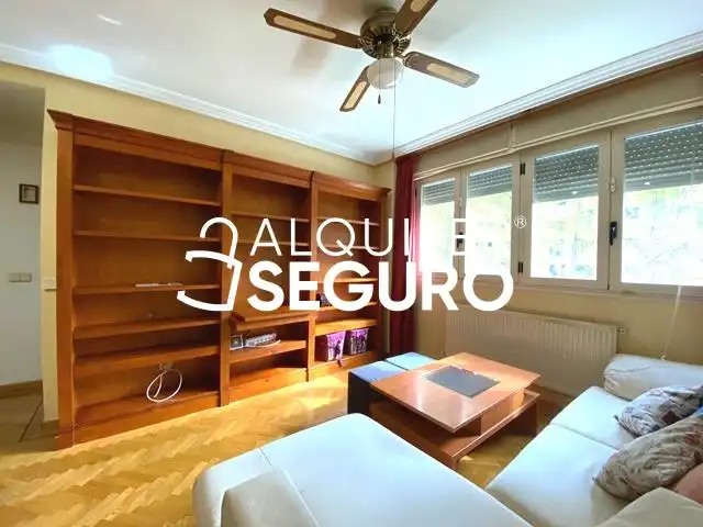 Sala d'estar de Pis de lloguer en Tres Cantos amb Calefacció i Moblat