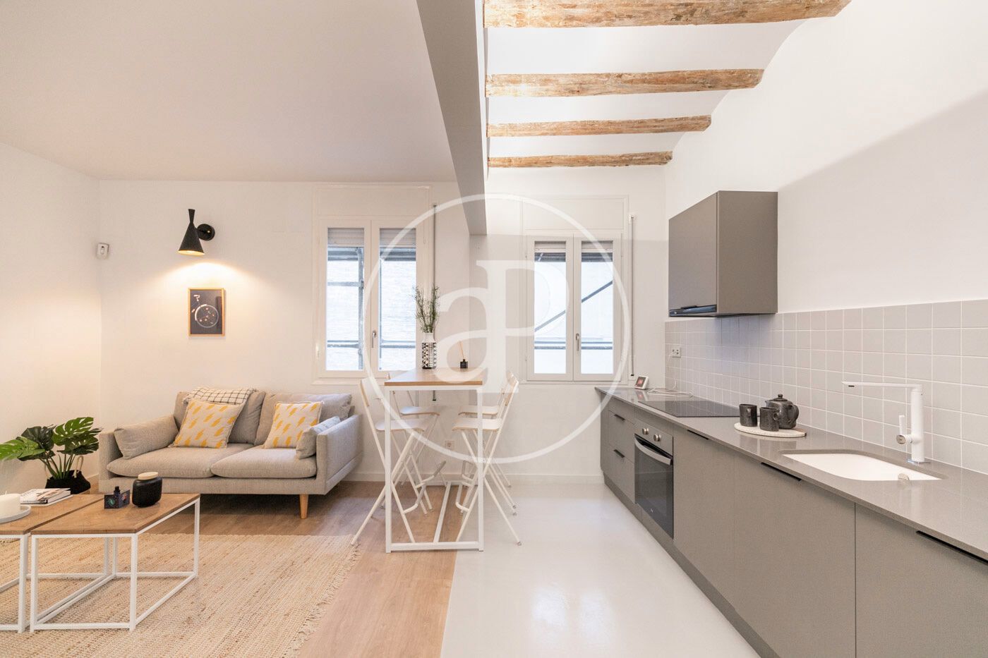 Sala de estar de Piso en venta en  Barcelona Capital con Calefacción y Amueblado