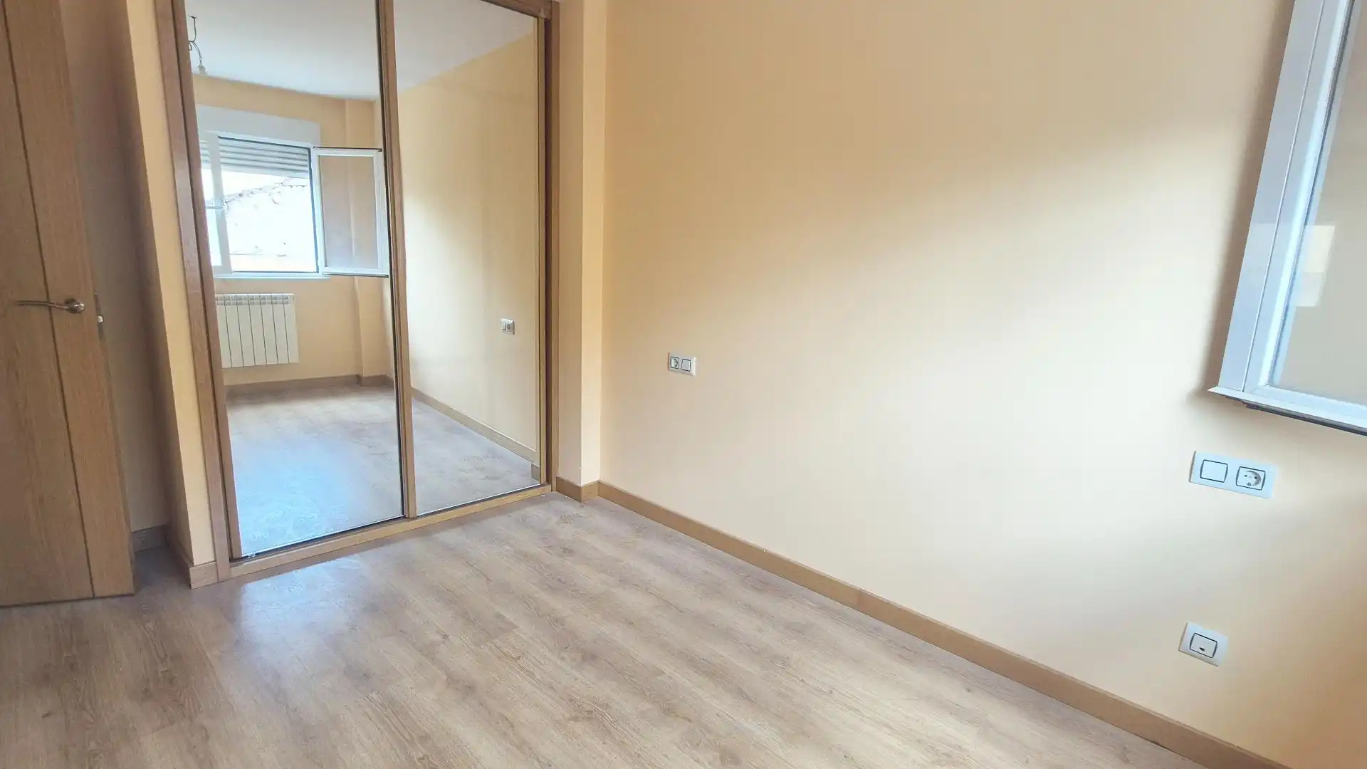 Schlafzimmer von Wohnungen zum Verkauf in San Cristóbal de la Cuesta mit Heizung