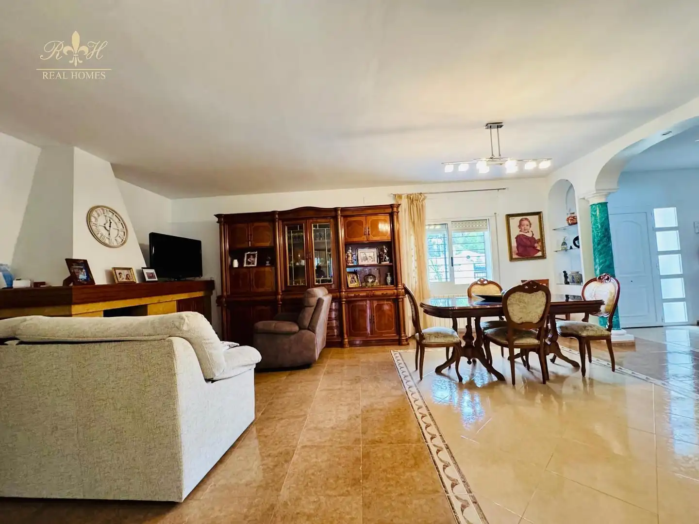 Wohnzimmer von Einfamilien-Reihenhaus zum Verkauf in L'Alfàs del Pi mit Klimaanlage, Terrasse und Schwimmbad