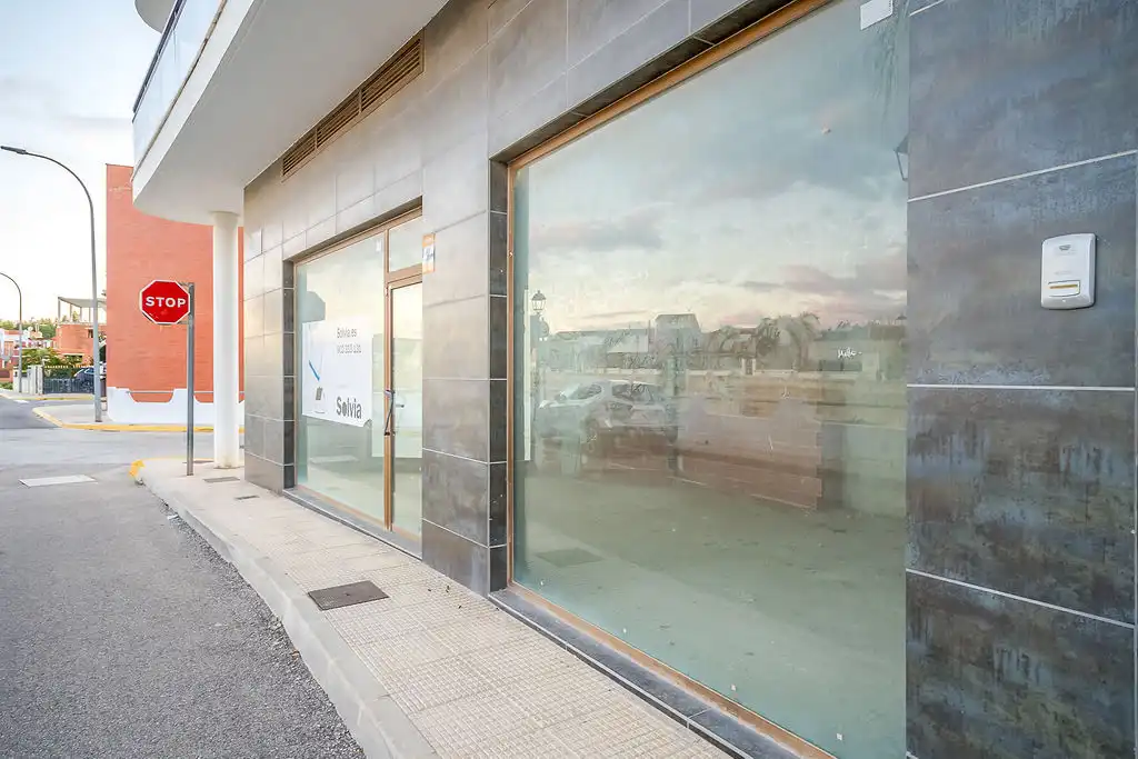 Locale commerciale in vendita a Av Corts Valencianes, imagen 6