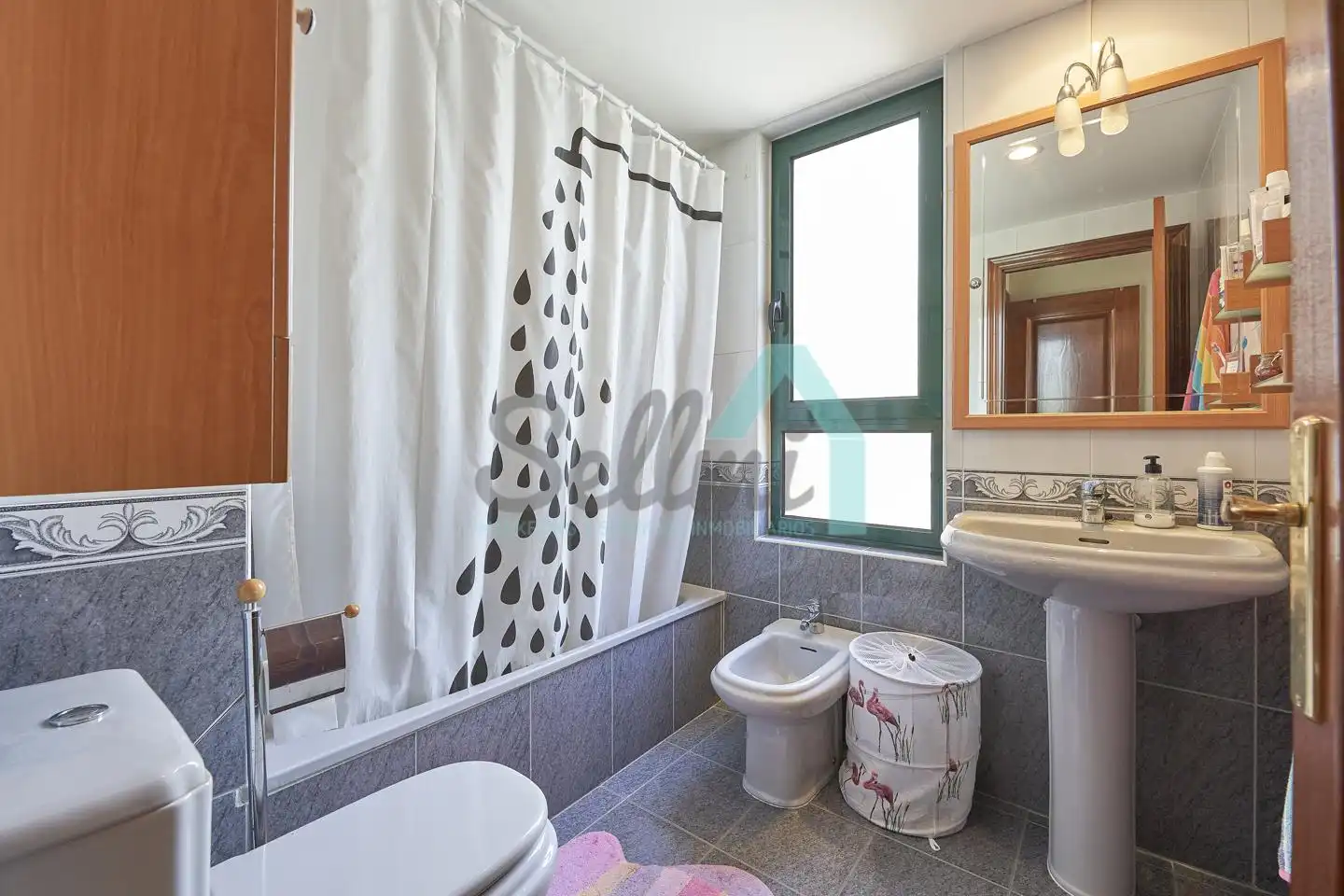 Flat for rent in Corín Tellado, Viesques