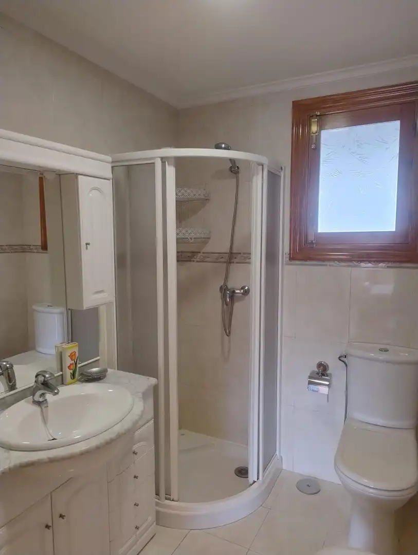 Baño de Piso en venta en Ciudad Real con Calefacción, Terraza y Amueblado