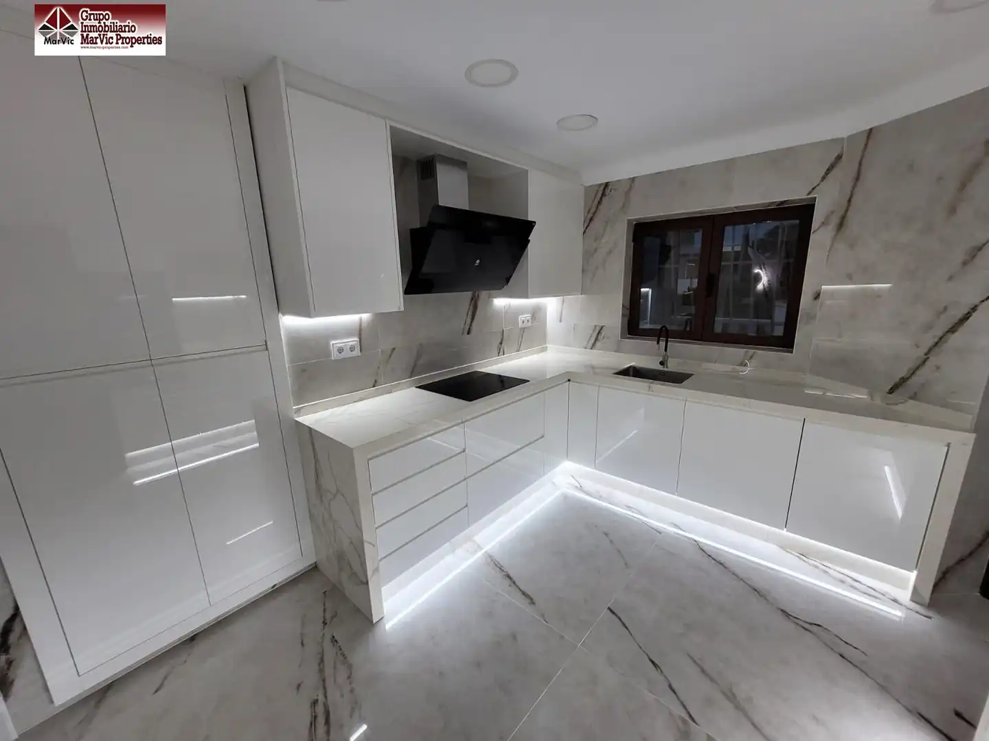 Chalet con piscina en venta en Coloma, imagen 65