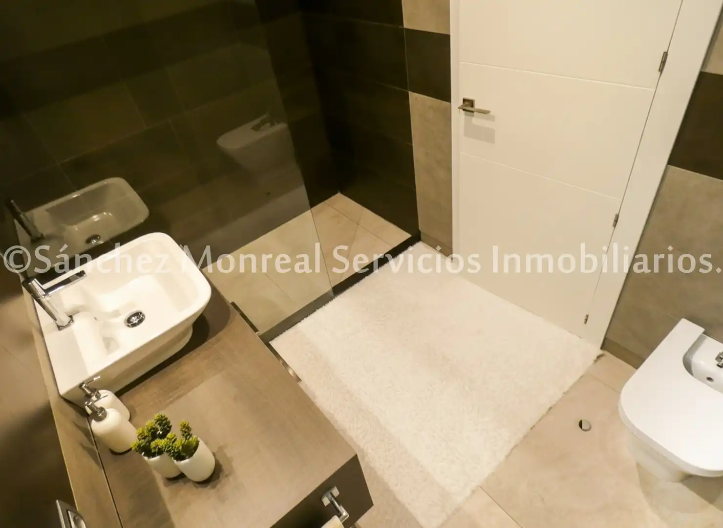 Baño de Casa o chalet en venta en Alcázar de San Juan con Aire acondicionado, Calefacción y Jardín privado