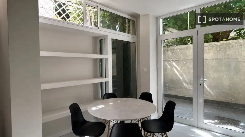 Dining room of Flat for rent in Madrid  with Air Conditioner, Heating and Furnished