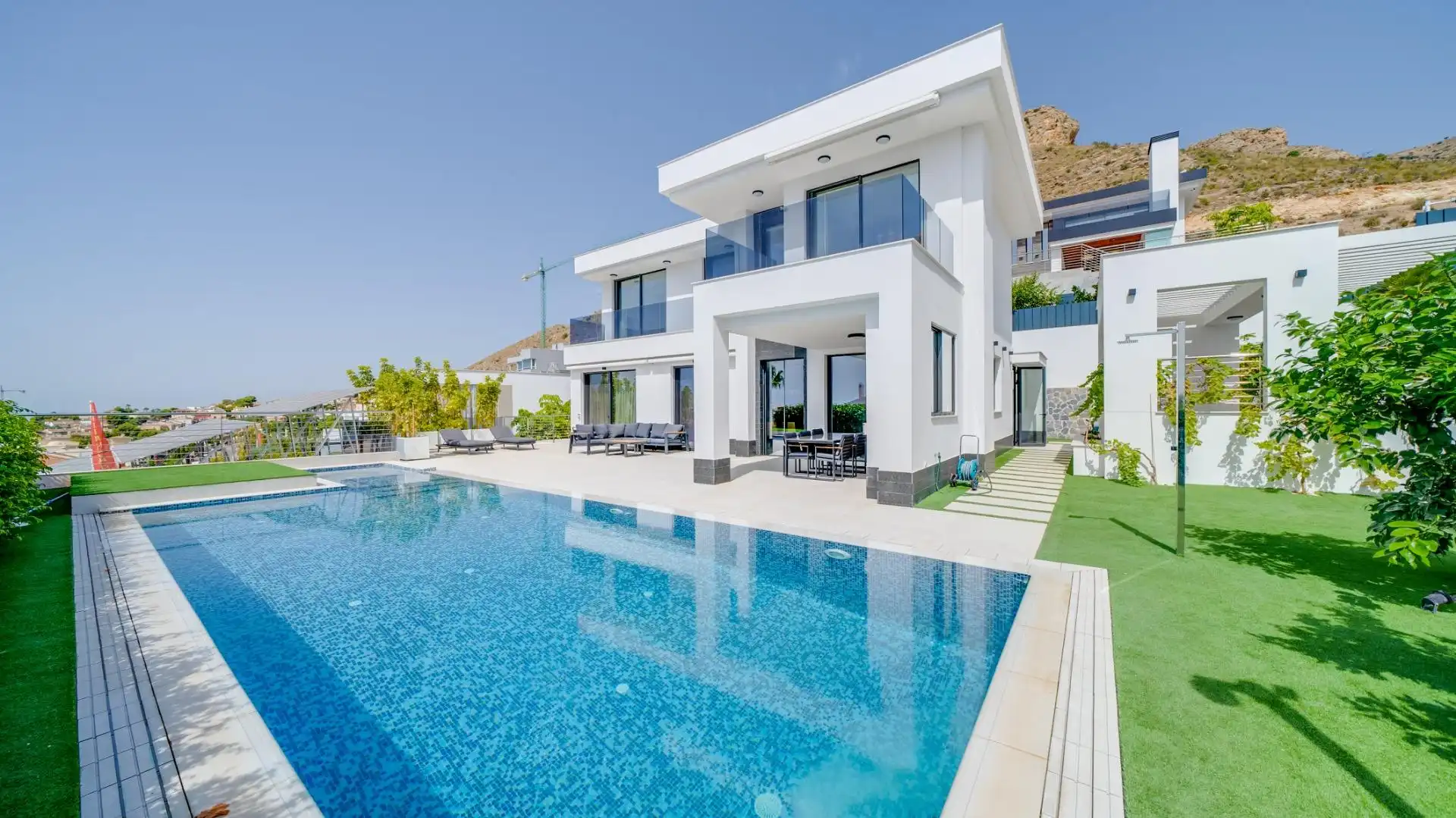 Villa mit Terrasse zum Verkauf in Golf Bahía, imagen 3