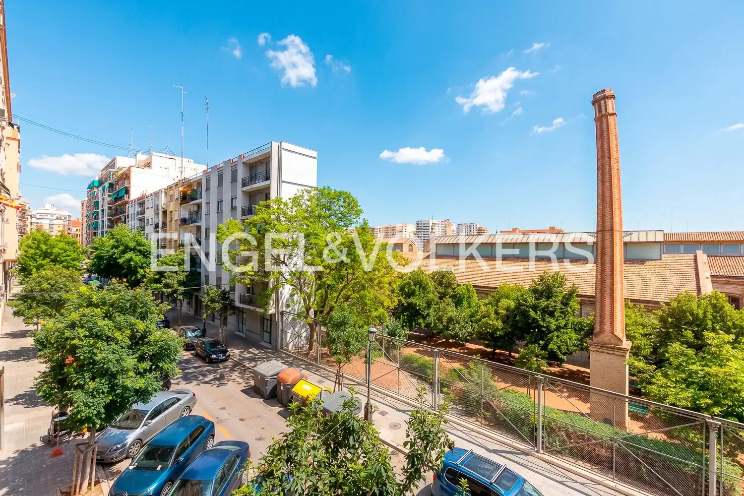 Vista exterior de Piso de alquiler en Valencia con Calefacción y Balcón