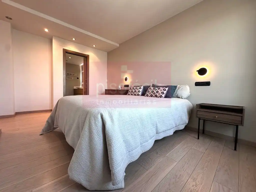 Bedroom of Flat for rent in Lugo