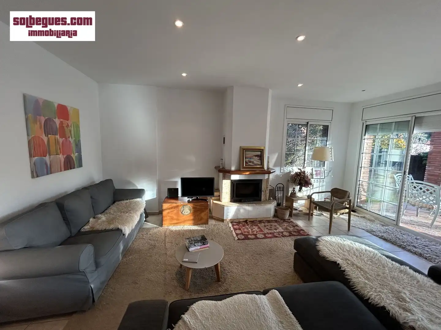Sala d'estar de Casa o xalet en venda en Begues amb Calefacció, Jardí privat i Terrassa