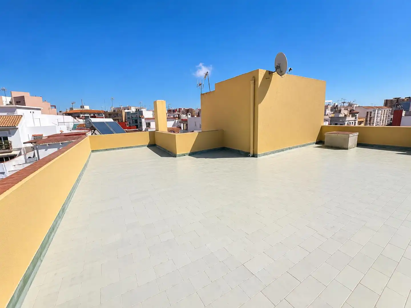 Casa adosada en venta en Algeciras, Cádiz