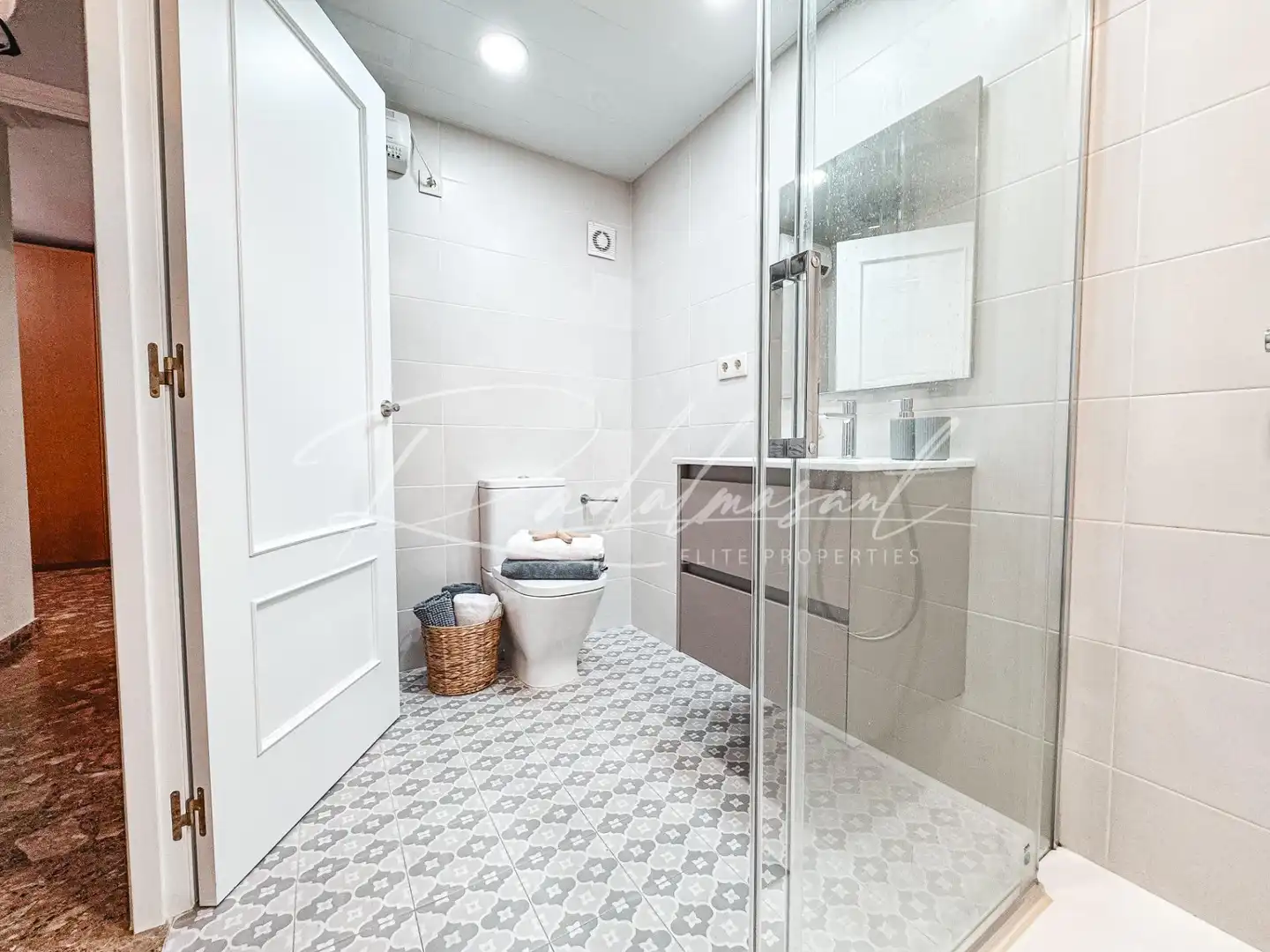 Badezimmer von Wohnung zum Verkauf in Tarragona mit Klimaanlage, Heizung und Terrasse