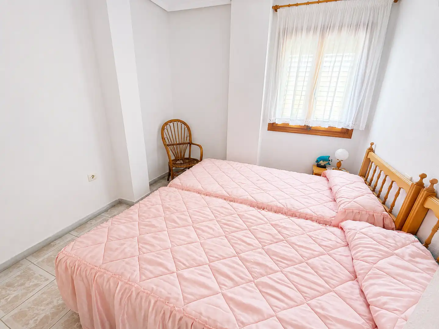 Habitación de Apartamento en venta en Torrevieja con Amueblado y Piscina comunitaria