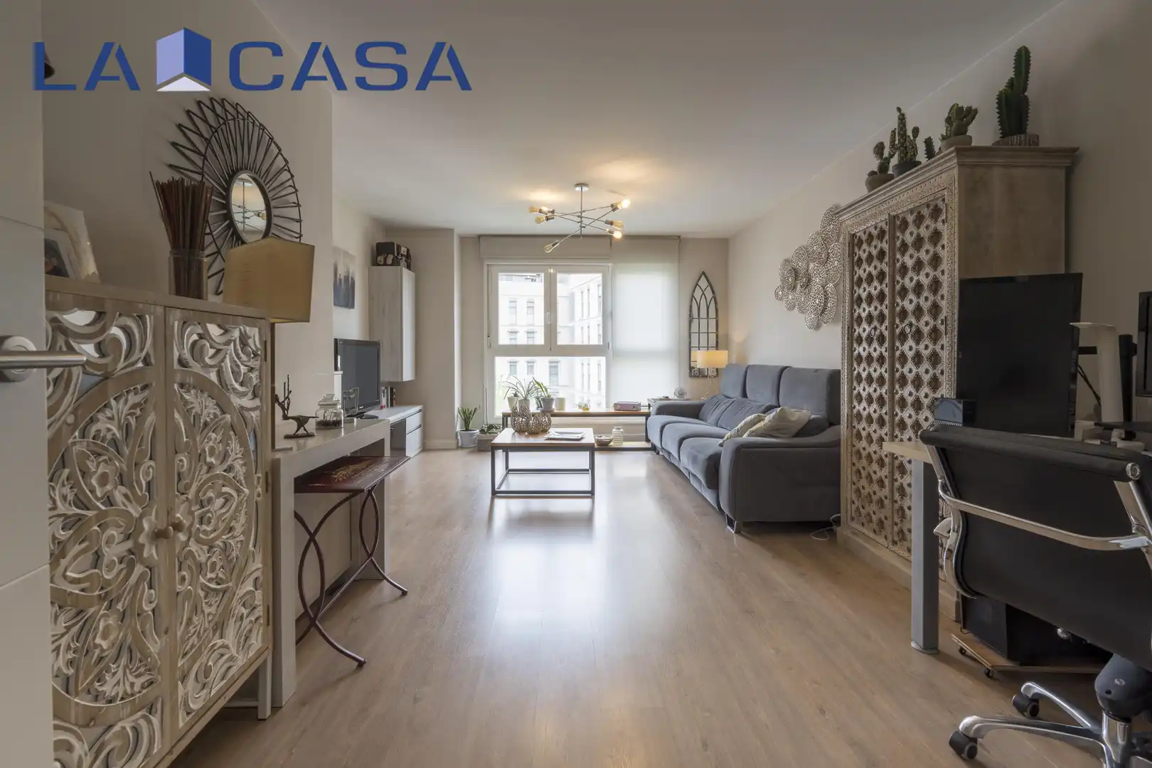 Vista exterior de Piso en venta en  Madrid Capital con Trastero y Piscina