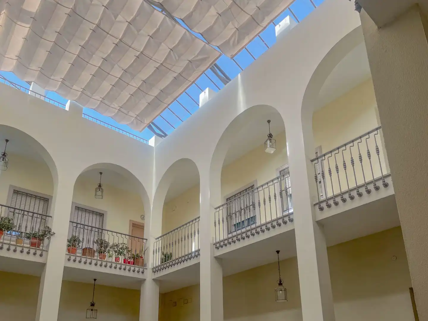 Wohnung zur Miete in Sevilla mit Klimaanlage und Heizung