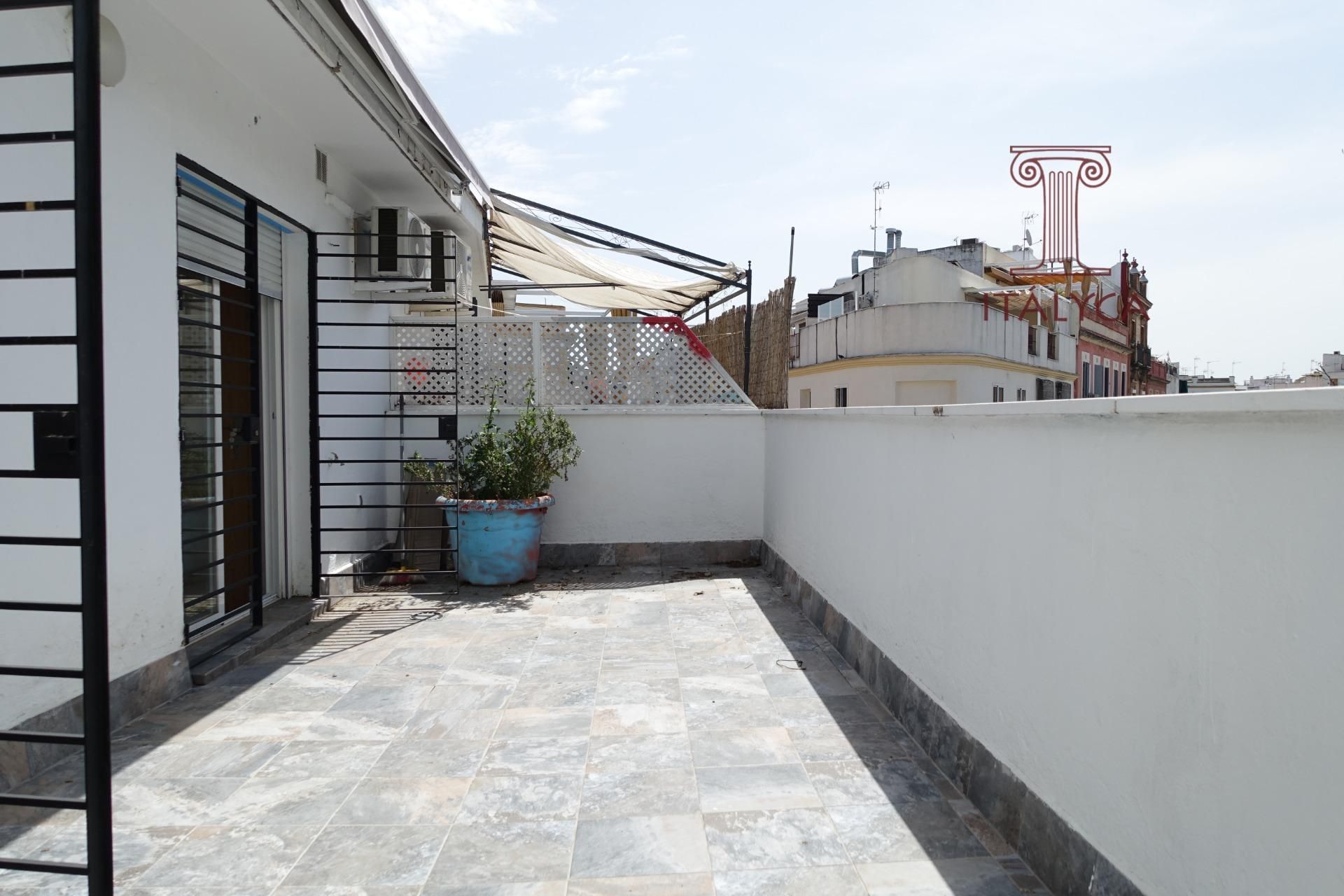 Terrace of Attic to rent in  Sevilla Capital  with Air Conditioner, Heating and Parquet flooring