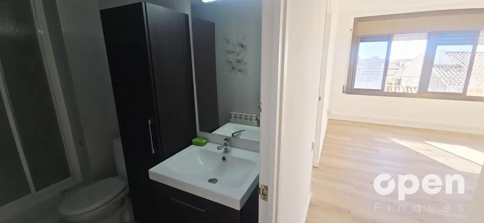 Badezimmer von Wohnung zum Verkauf in Terrassa mit Heizung und Parkett