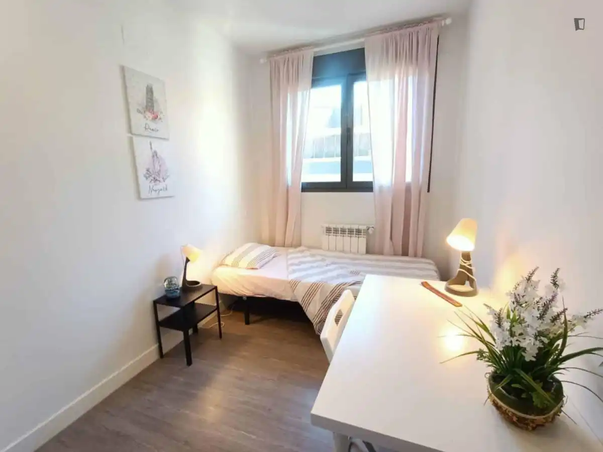 Dormitori de Apartament per a compartir en Rivas-Vaciamadrid amb Moblat, Forn i Rentadora